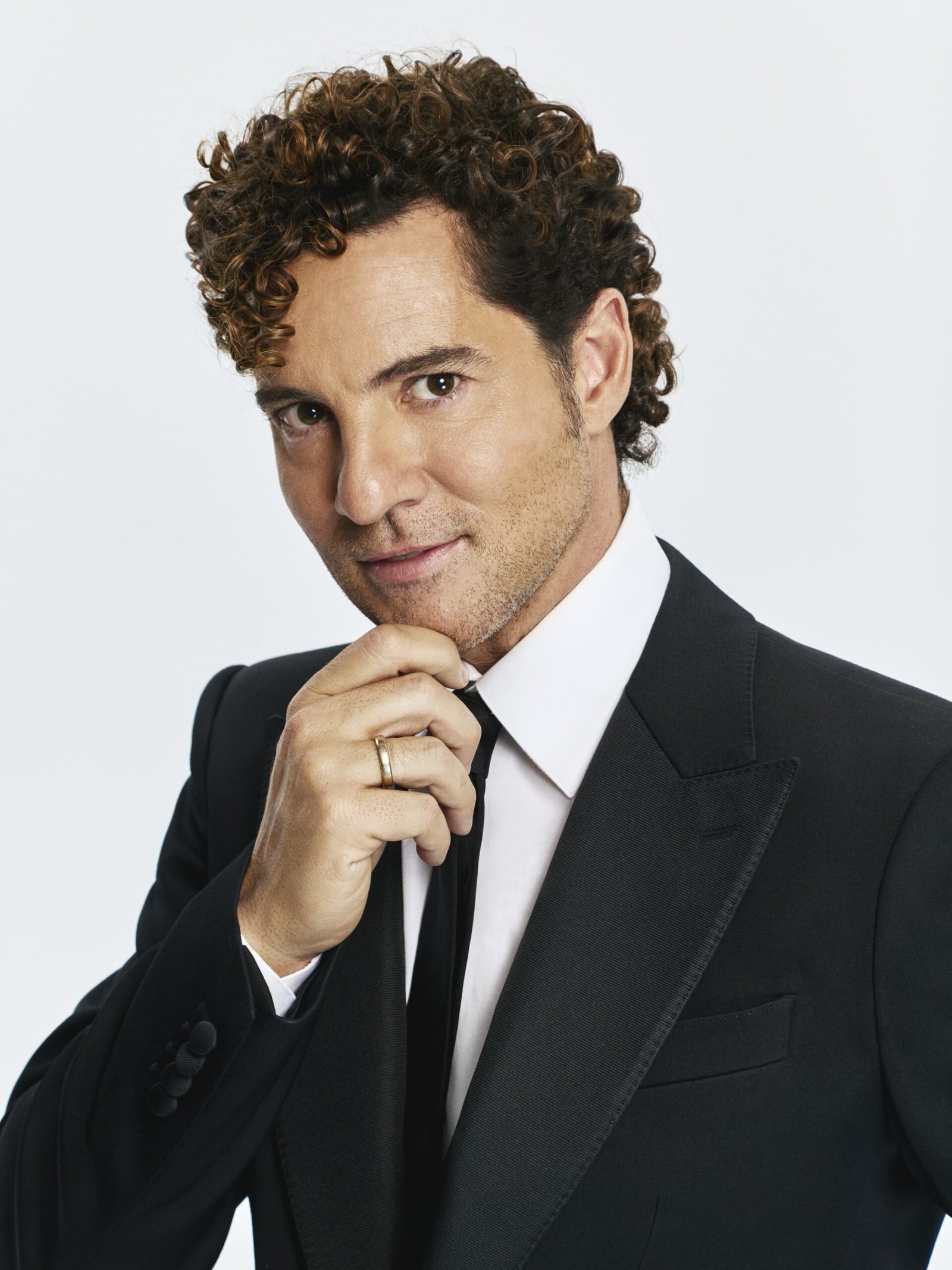 David Bisbal publica hoy «ETERNOS»